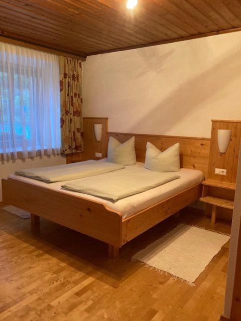 Pension & Ferienwohnung Dullnig Ґмюнд-ін-Кернтен Екстер'єр фото