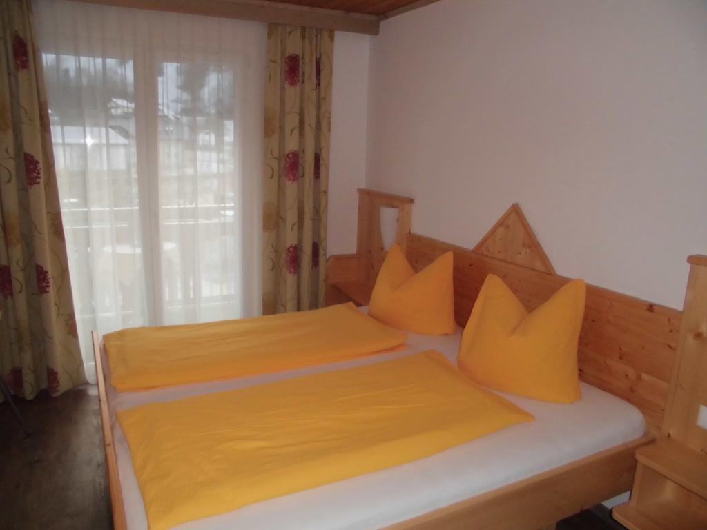 Pension & Ferienwohnung Dullnig Ґмюнд-ін-Кернтен Екстер'єр фото
