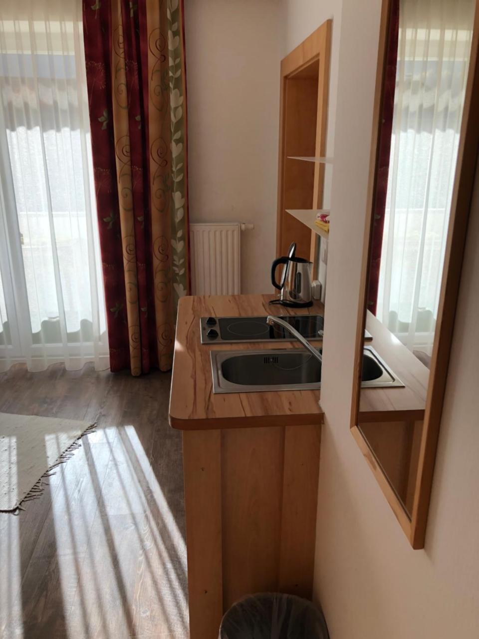 Pension & Ferienwohnung Dullnig Ґмюнд-ін-Кернтен Екстер'єр фото