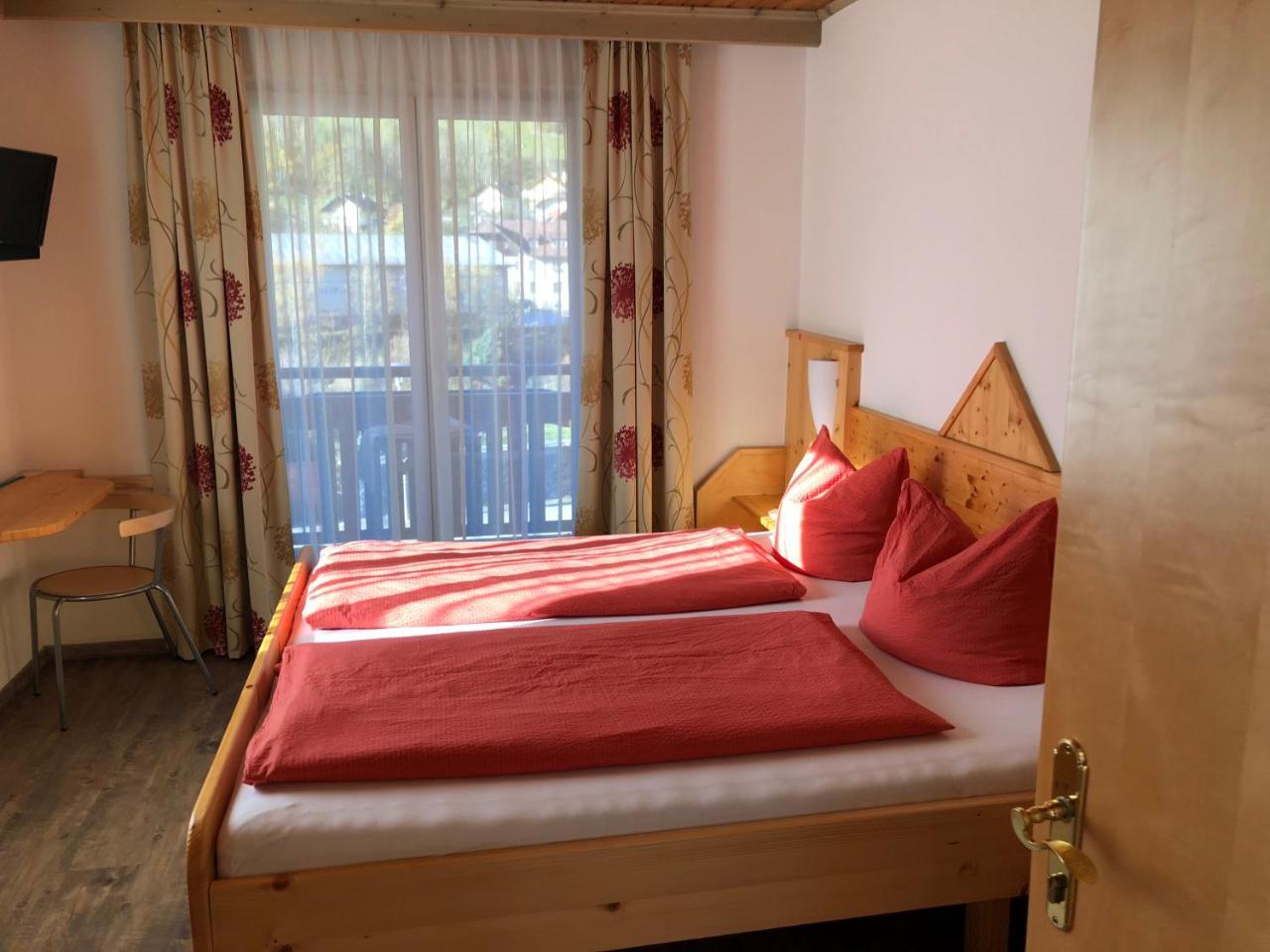 Pension & Ferienwohnung Dullnig Ґмюнд-ін-Кернтен Екстер'єр фото